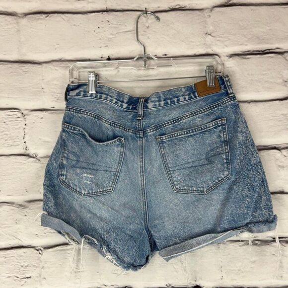 American Eagle Women's Distressed High Rise Mom Shorts Blue Size 12 - Picture 4 of 8